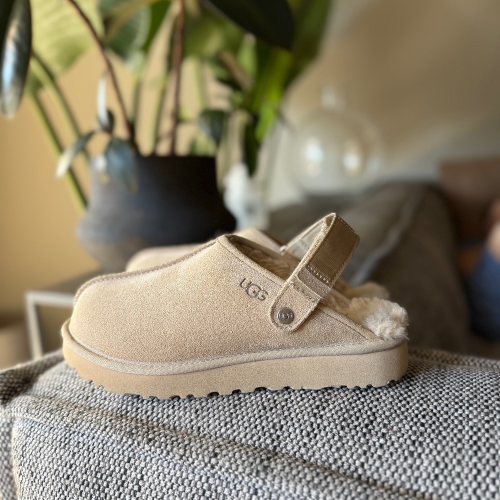UGG,  Size 38 , Color Beige